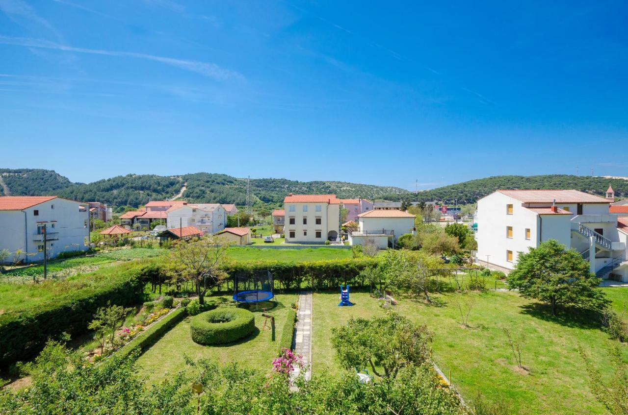 Apartments Boza Lopar Εξωτερικό φωτογραφία