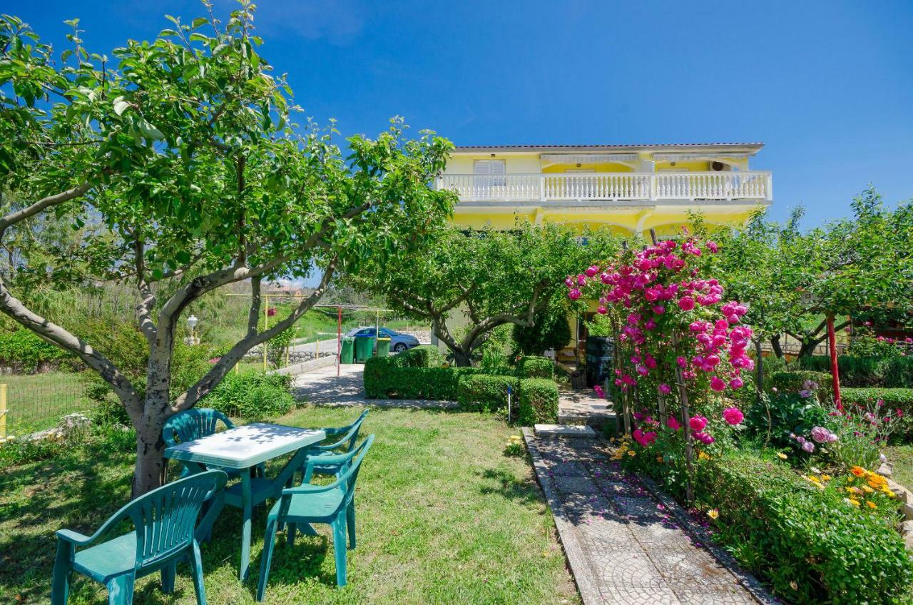 Apartments Boza Lopar Εξωτερικό φωτογραφία